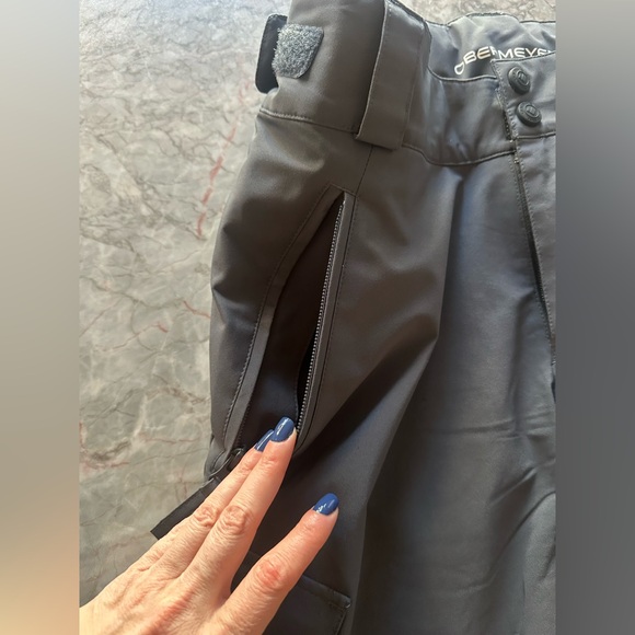 Obermeyer - Picture 4 of 17